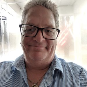 Meet your Posher, Stuart